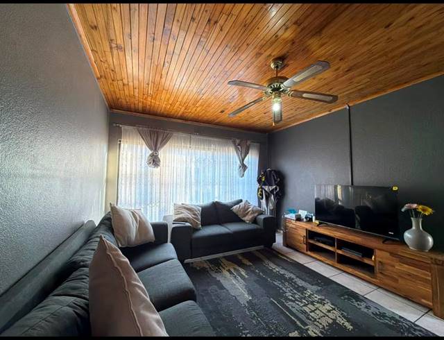 3 BEDROOM PROPERTY TO RENT IN SUNWARD PARK